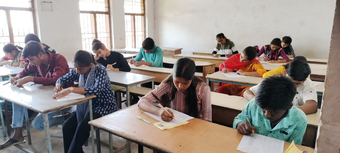 EXAM ROOM NO 8